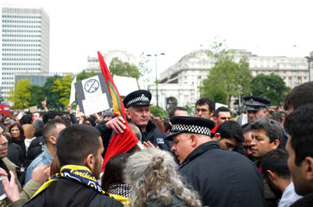 London police in dispute with demonstrators