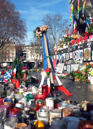 People around the Place de la Republique statueのeditorial素材
