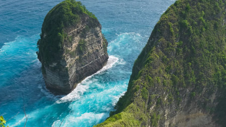 Aerial view of the steep cliffs of Nusa Penida, Indonesiaの素材