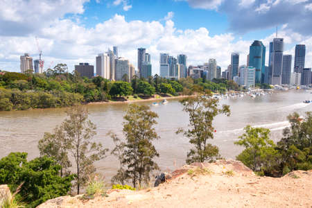 Brisbane, Australia - 26th September, 2014: View from Kangaroo point in Brisbane where tourists visit to see the city and families bbq.のeditorial素材