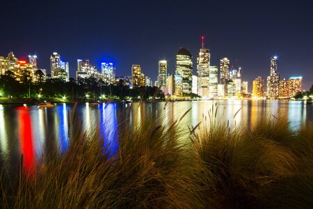 BRISBANE AUSTRALIA  27 MAY 2015: The innercity of Brisbane City and river view  from Kangaroo Point on 27th May 2015.のeditorial素材