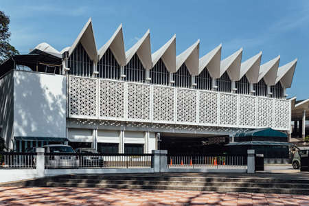 The National Mosque of Malaysia is a mosque in Kuala Lumpur, Malaysia. It has a capacity for 15,000 people and is situated among 13 acres (53,000 m2) of beautiful gardens.のeditorial素材