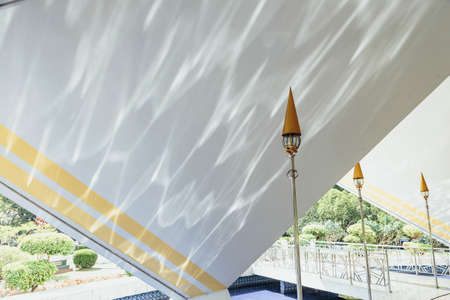 Malaysia national mosque tomb with water reflected - Kuala Lumpurのeditorial素材