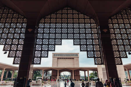 Putra Mosque in Wilayah Persekutuan Putrajaya, Malaysiaのeditorial素材