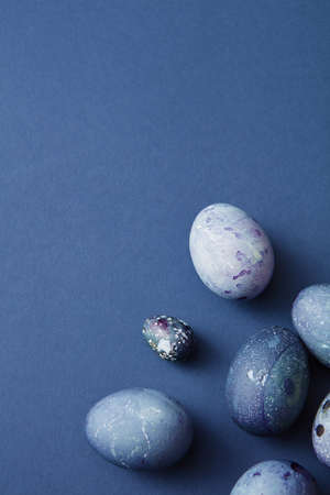 quail and chicken eggsの写真素材