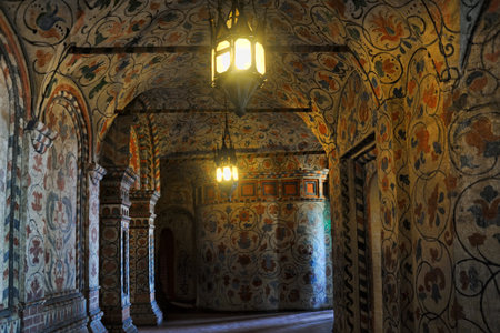 = Old Lights in the Interior Gallery of St. Basil's Cathedral =

Spectacular interior of the gallery (one of the corridors which make a circle around the central tower and bind all chapels together) of St. Basil's Cathedral covered with delicate floral deのeditorial素材