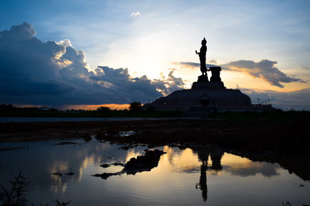 Silhouette Buddha statuesの写真素材