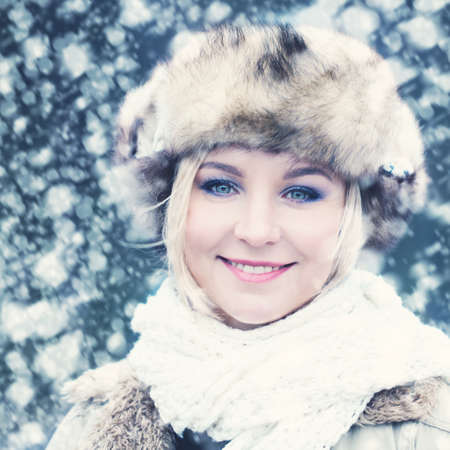 Winter Portrait of Smiling Womanの写真素材