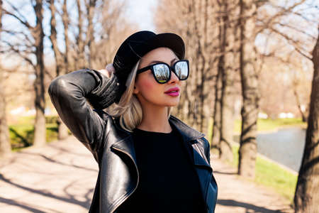 Happy Young Woman Outdoors, Fashion Portraitの写真素材
