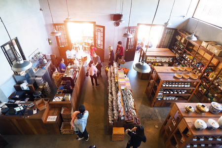 Chiang Mai Thailand - 30 JAN 2018: product and souvenir shop with people are shopping at First Royal Factory at Fang The Museum - the project of King Bhumibol in Banyang Chiang Mai Thailandのeditorial素材