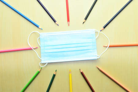 Surgical mask to prevent virus infection, contour with colored pencilsの写真素材