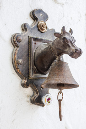 Cow hang