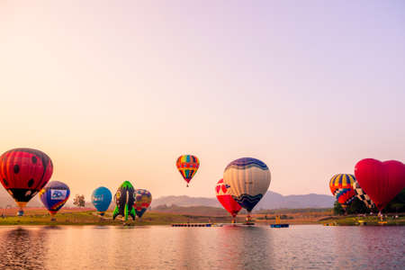 CHIANG RAI, THAILAND - FEBRUARY 14, 2018: SINGHA INTERNATIONAL BALLOON FIESTA 2018. The colorful of hot air balloon festival at the Singh Park in Chiang Raiのeditorial素材