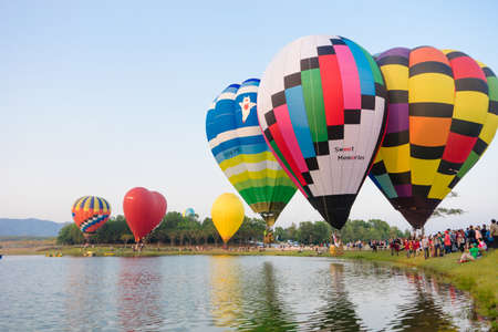 CHIANG RAI, THAILAND - FEBRUARY 14, 2018: SINGHA INTERNATIONAL BALLOON FIESTA 2018. The colorful of hot air balloon festival at the Singh Park in Chiang Raiのeditorial素材