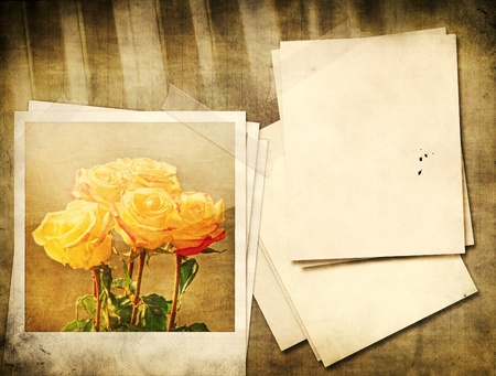 Grunge yellow roses and piano vintage background.の写真素材
