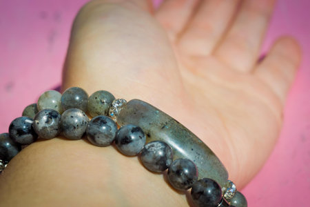 Decorative gray labradorite beaded bracelet, natural stone jewelery.