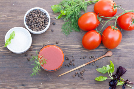 Tomato juice and tomatos