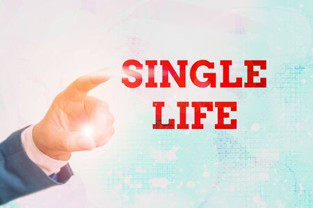 Writing note showing Single Life. Business concept for not vowed to someone or something else Umarried demonstratingの写真素材