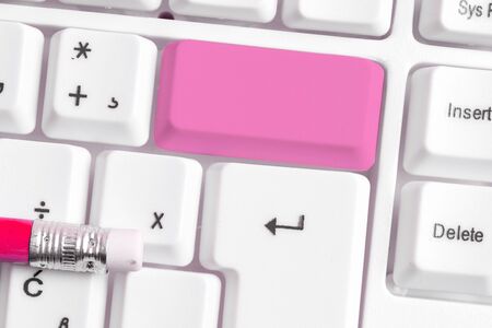 Pc Keyboard Key With Empty Note Paper Above Copy Spaceの写真素材