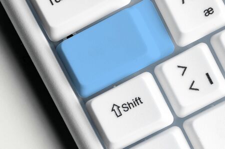 Pc Keyboard Key With Empty Note Paper Above Copy Spaceの写真素材