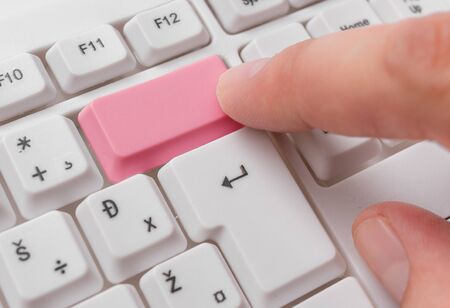 Pc Keyboard Key With Empty Note Paper Above Copy Spaceの写真素材