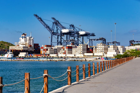 Port of Santa Marta, major commercial port importing grain and general cargo and exporting coal, bagged coffee and others. Colombiaの写真素材
