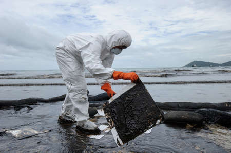 crude oil on oil spill accident on Ao Prao Beach at Samet island on July 31,2013 in Rayong,Thailandのeditorial素材