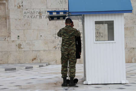 Chaning of guards at Greek Parliamentのeditorial素材