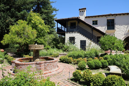 7-10-2022: Menlo Park, California: Art and flowers in Allied arts guild Menlo Parkのeditorial素材