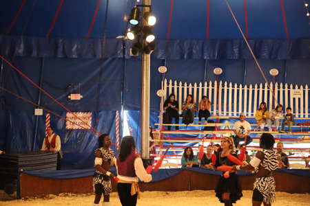 8-10-2022: Redwood city, California: Zoppe circus in Redwood city Californiaのeditorial素材