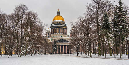 View of St. Isaac's Cathedral Saint-Petersburg. February.のeditorial素材