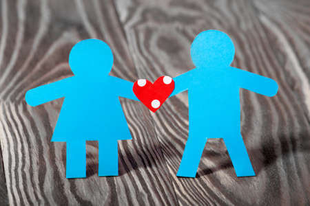 Two human paper. The concept of friendship