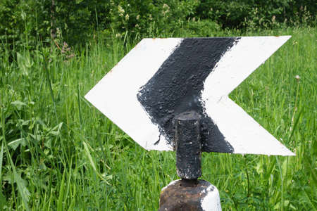 Sign  To the Left 