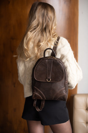 photo of a leather backpack with retro look. indoors photoの写真素材