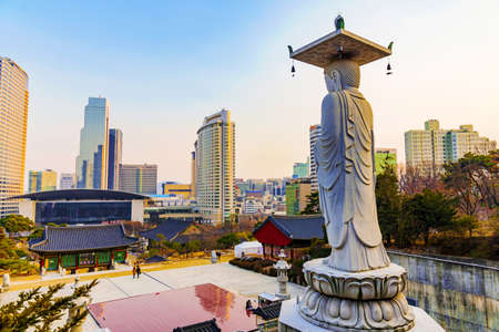 SEOUL, SOUTH KOREA - FEBURARY 27: This is Bongeunsa temple a famous buddhist temple and tourist attraction on Feburary 27, 2016 in Seoul.のeditorial素材