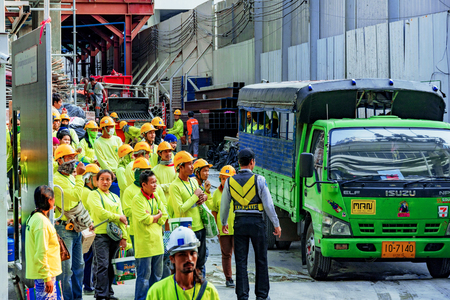 BANGKOK, THAILAND - JANUARY 29: This is a team of construction workers working on a building site in the downtown area of Bangkok on January 29, 2017 in Bangkokのeditorial素材