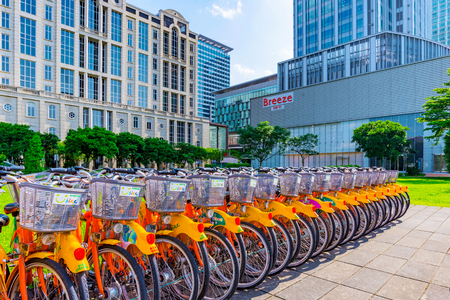 TAIPEI, TAIWAN - MAY 31: This is a youbike rack which is a public transport system in Taipei this Youbike station is in the Xinyi financial district area on May 31, 2017 in Taipeiのeditorial素材