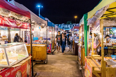 BANGKOK, THAILAND - AUGUST 16: Scene of street food vendors in the famous Huamum night market which is very popular amongst locals on August 16, 2017 in Bangkokのeditorial素材