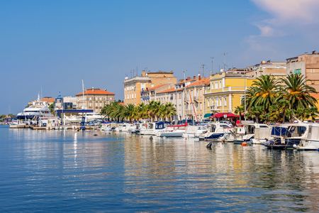 ZADAR, CROATIA - SEPTEMBER 14: View of the Zadar waterfront architecture and harbor area on September 14 in Zadarのeditorial素材