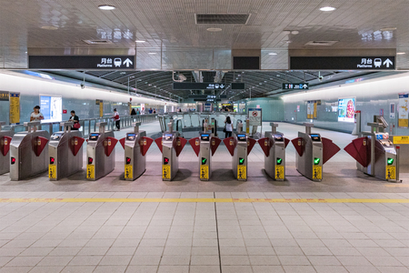 TAIPEI, TAIWAN - JULY 21: This is the interior of Songshan MRT station a new modern MRT station located in downtown Taipei on July 21, 2017 in Taipeiのeditorial素材