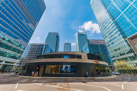 LONDON, UNITED KINGDOM - APRIL 20: Ths is a view of modern architecture and skyscrapers in the Canary Wharf financial district on April 20, 2018 in Londonのeditorial素材