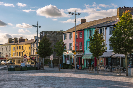 CAERNARFRON, UNITED KINGDOM - SEPTEMBER 06: This is the town center of Caernarfron, an historic seaside town in Wales on September 06, 2018 in Caernarfronのeditorial素材