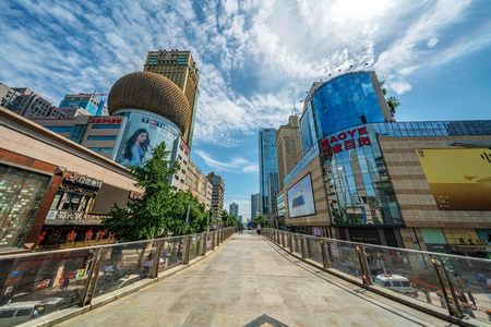 CHENGDU, CHINA - SEPTEMBER 28: Shopping malls at Chunxi Road shopping district in the downtown area on September 28, 2018 in Chengduのeditorial素材