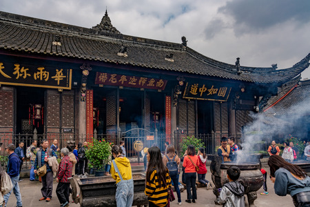 CHENGDU, CHINA - OCTOBER 04: People praying at Wenshu Monastery, a Chinese buddhist monastery an popular travel destination on October 04, 2018 in Chengduのeditorial素材