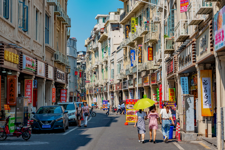 XIAMEN, CHINA -OCTOBER 09: This is a local shopping street near Zhongshan Road in the downtown area on October 09, 2018 in Xiamenのeditorial素材