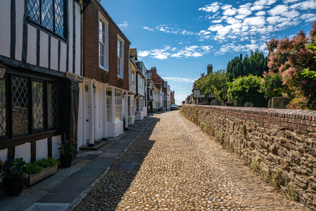 RYE, UNITED KINGDOM - JULY 29: Residential street with traditional British houses in the old town of Rye on July 29., 2019 in Ryeのeditorial素材