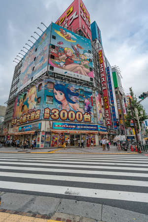 Shinjuku, Tokyo - August 28, 2018 : Colorful billboards at Shinjiku ward busiest commercial and tourist spot in Tokyoのeditorial素材