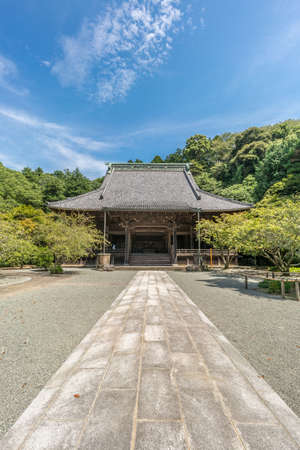 Soshi-do or Soshido Hall of Myohonji Temple, founded in the first year of Bunou (1260) by Nichiren Shonin. It is one of the oldest Nichiren sect temples. The temple was erected by Hiki Daigaku Saburo Yoshimotoのeditorial素材
