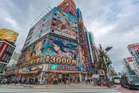 Shinjuku, Tokyo - August 28, 2018 : Colorful billboards at Shinjiku ward busiest commercial and tourist spot in Tokyoのeditorial素材