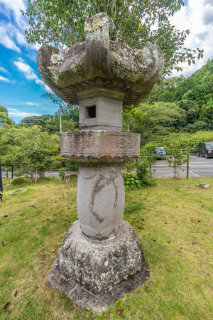 Nagaoka, Izunokuni, Shizuoka Prefecture - August 09, 2018 : Ishidoro traditional stone lantern at Sotokuji temple. Nichiren sect Buddhist temple.のeditorial素材